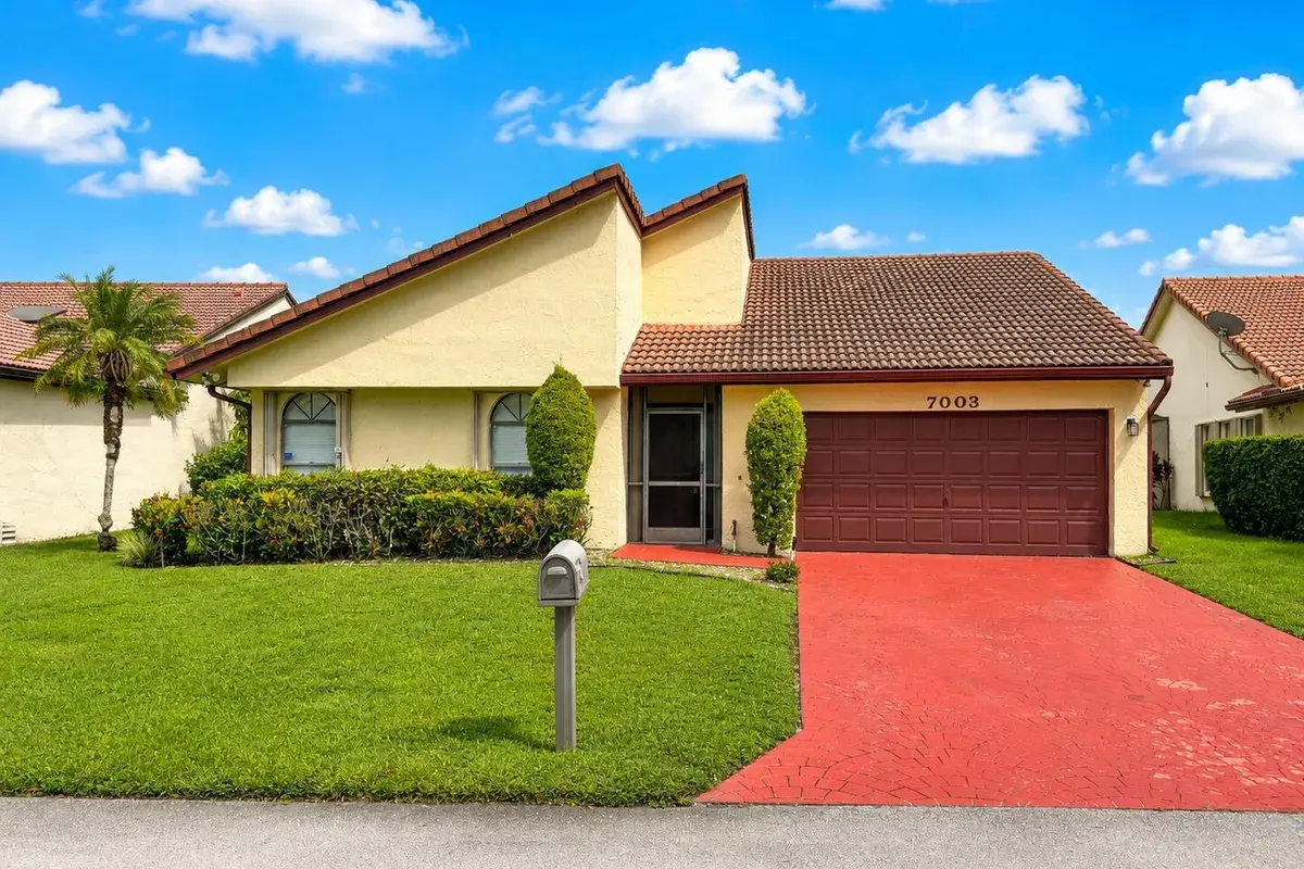 7003 GOLF POINTE Circle, Tamarac FL 33321