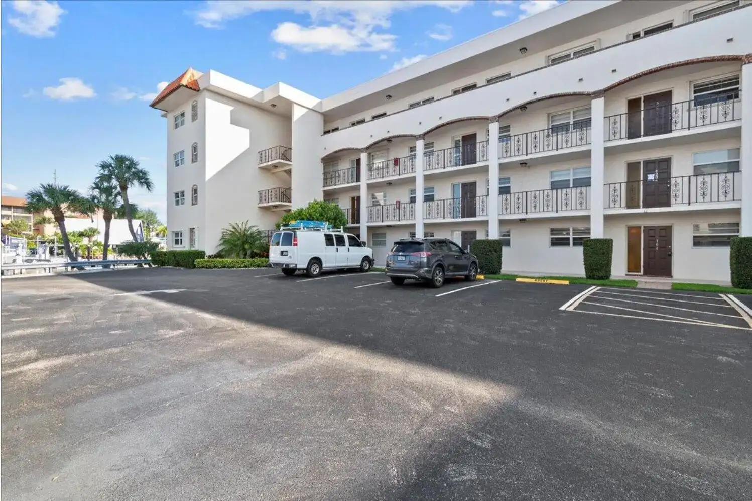 20 YACHT CLUB Drive # 104, North Palm Beach FL 33408 photo 2