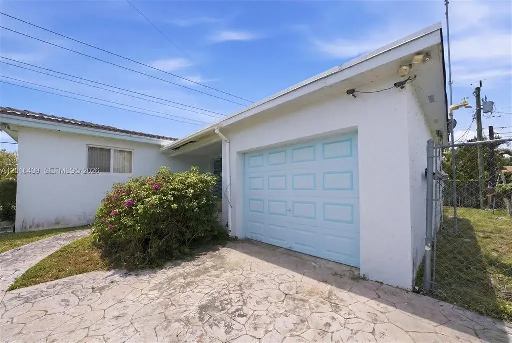 2300 N 57th Terrace, Hollywood FL 33021