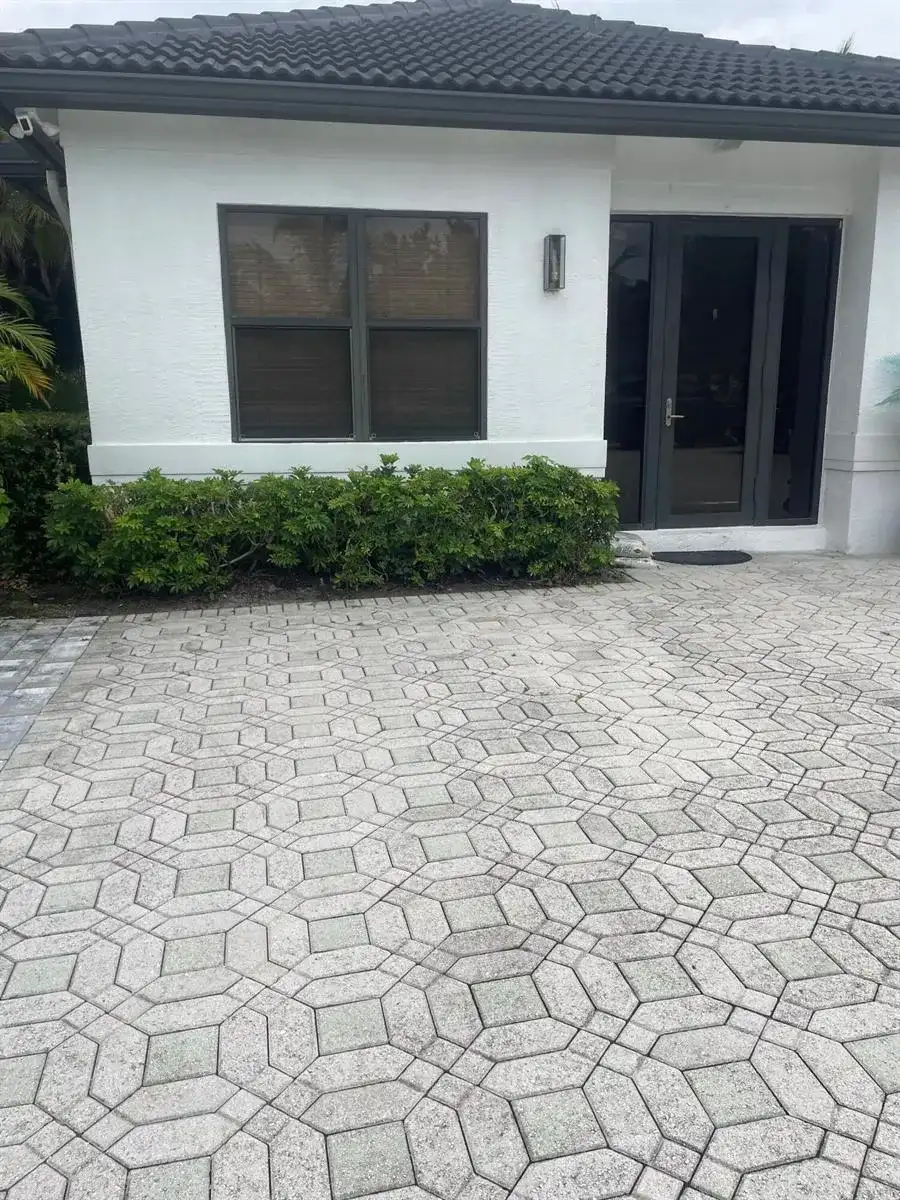 8691 MAN O WAR Road # A, Palm Beach Gardens FL 33418