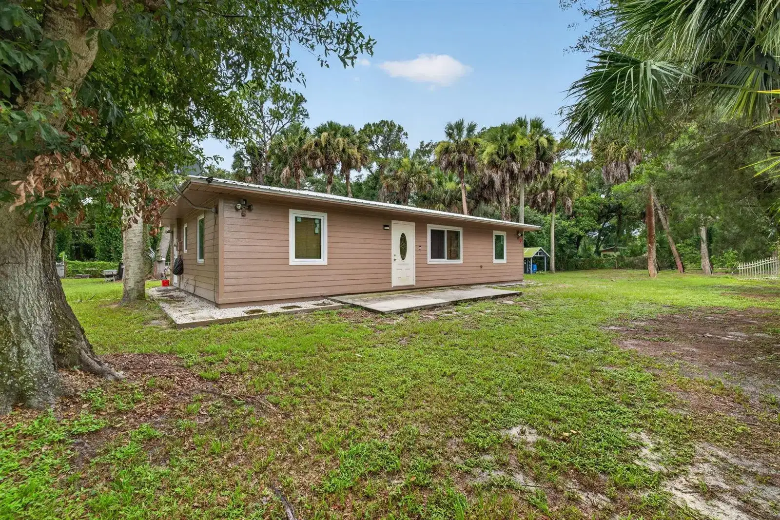 6868 E CENTER Street, Okeechobee FL 34974 photo 3