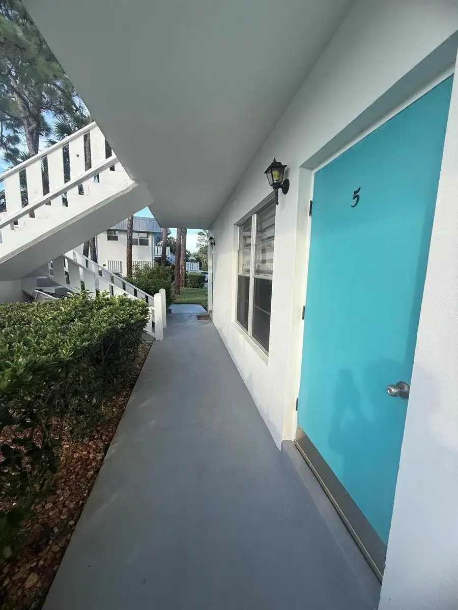 2929 Se Ocean Blvd SE Ocean # 5, Stuart FL 34996 photo 2