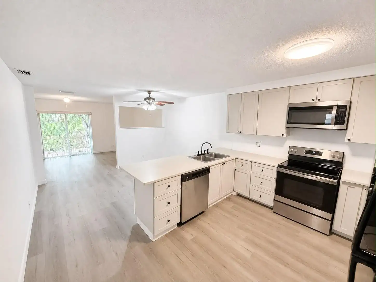 4261 NW 114th Terrace, Coral Springs FL 33065 photo 2