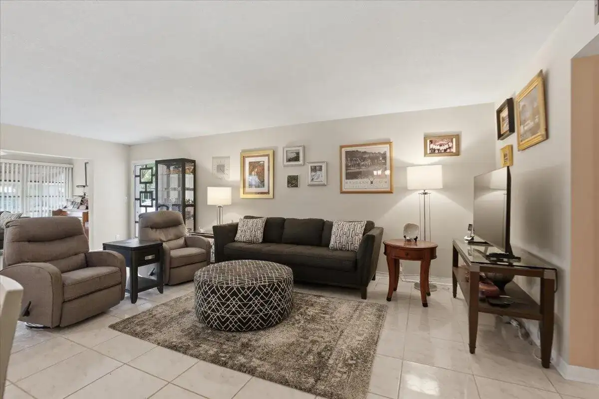 1172 S Drive Circle # B, Delray Beach FL 33445 photo 3