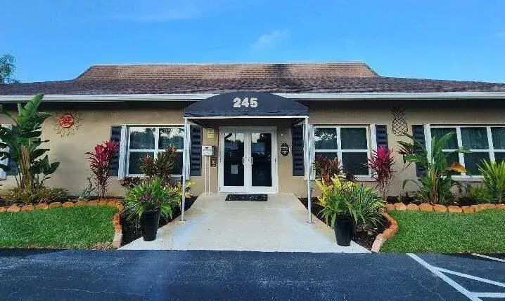 14652 CANALVIEW Drive # D, Delray Beach FL 33484 photo 2