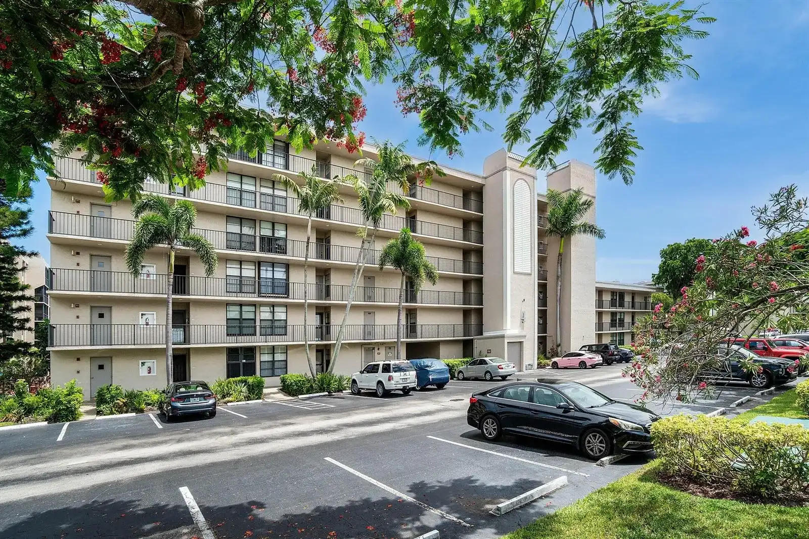 4 Royal Palm Way # 4020, Boca Raton FL 33432