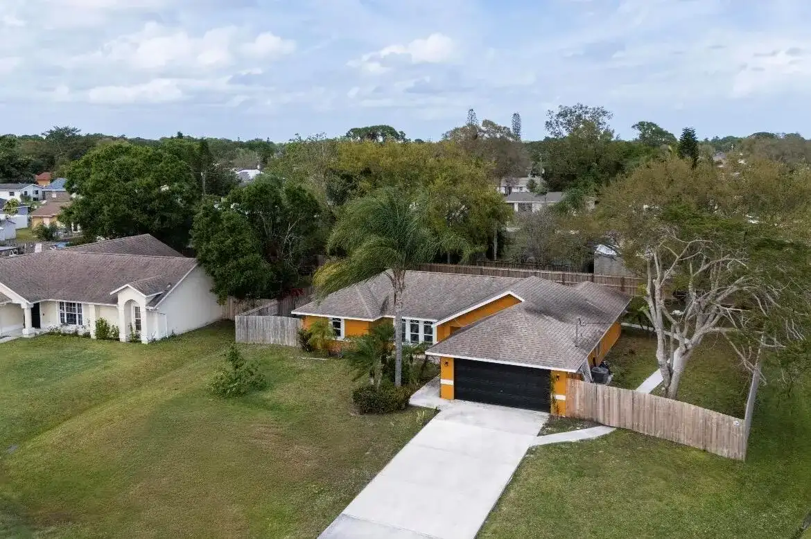 353 NW FERRIS Drive, Port St. Lucie FL 34983 photo 2