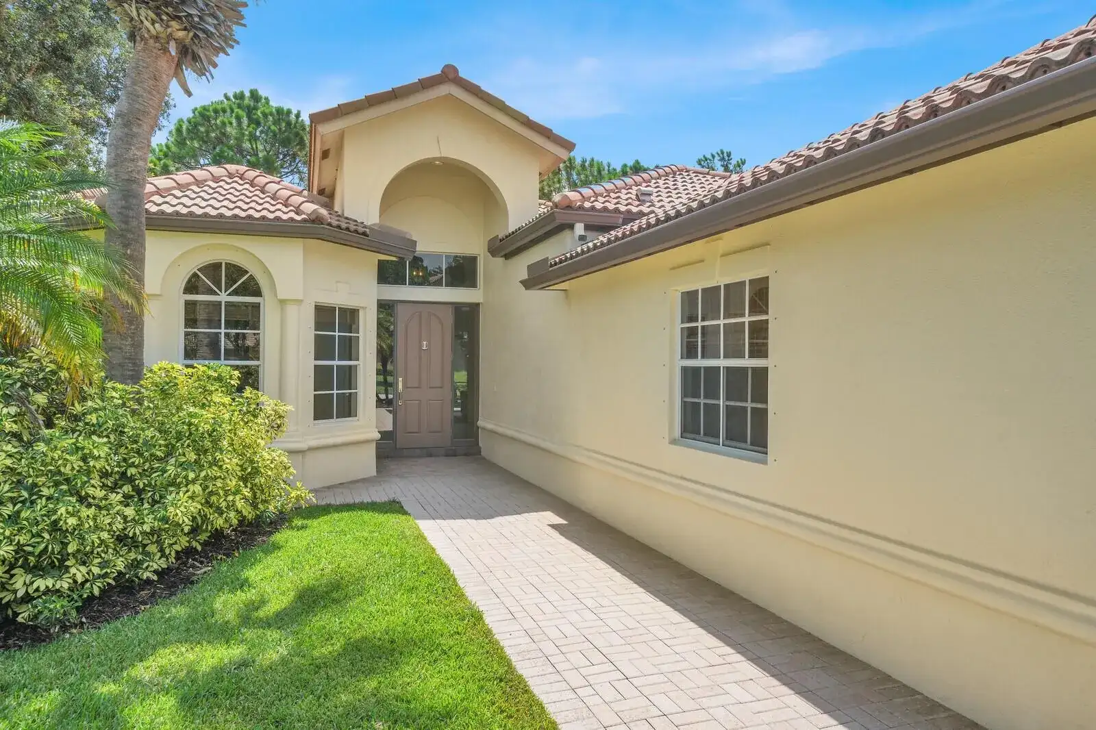 7726 Greenbrier Circle, Port St. Lucie FL 34986 photo 4