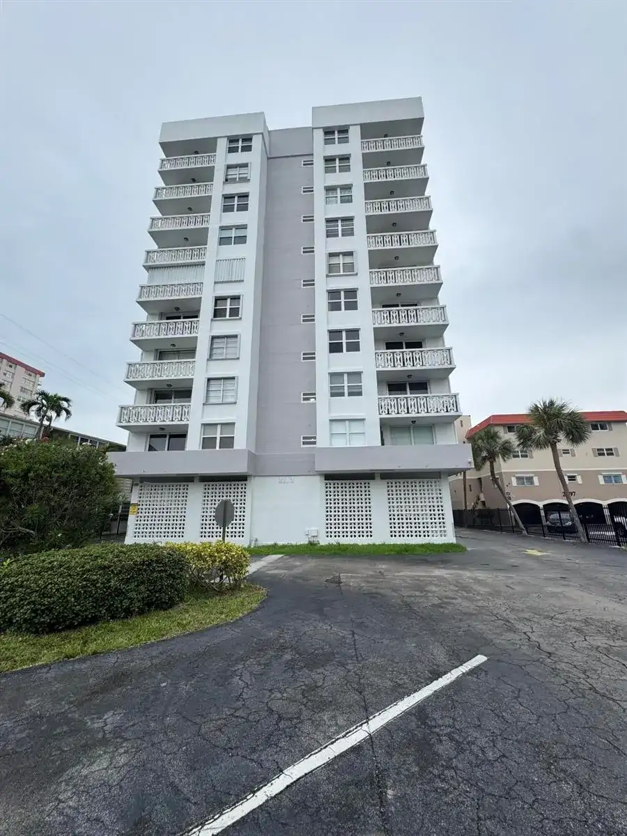 3113 S OCEAN Drive # 209, Hallandale Beach FL 33009 photo 2