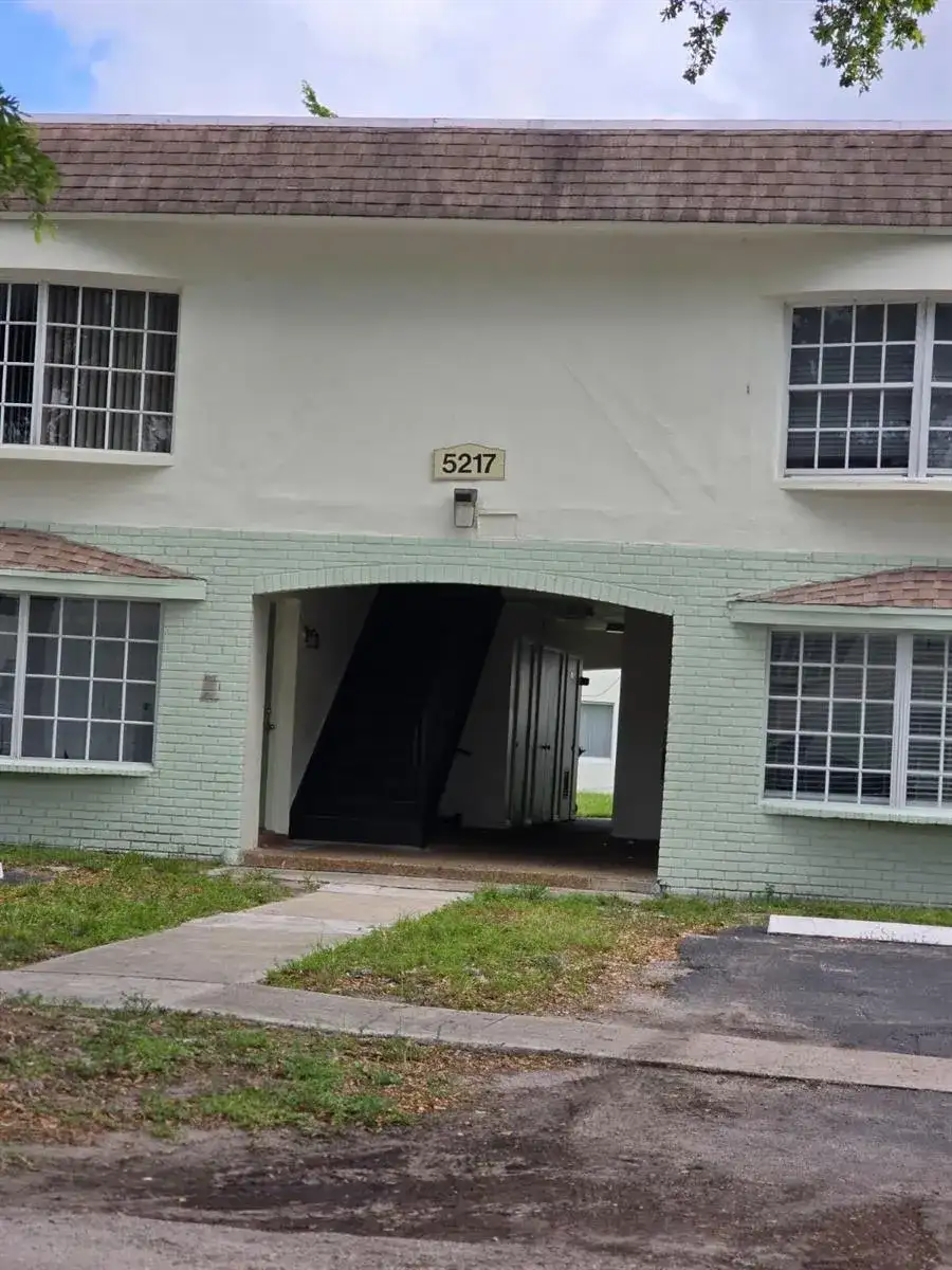5217 NW 18th Street # 3D, Lauderhill FL 33313 photo 4
