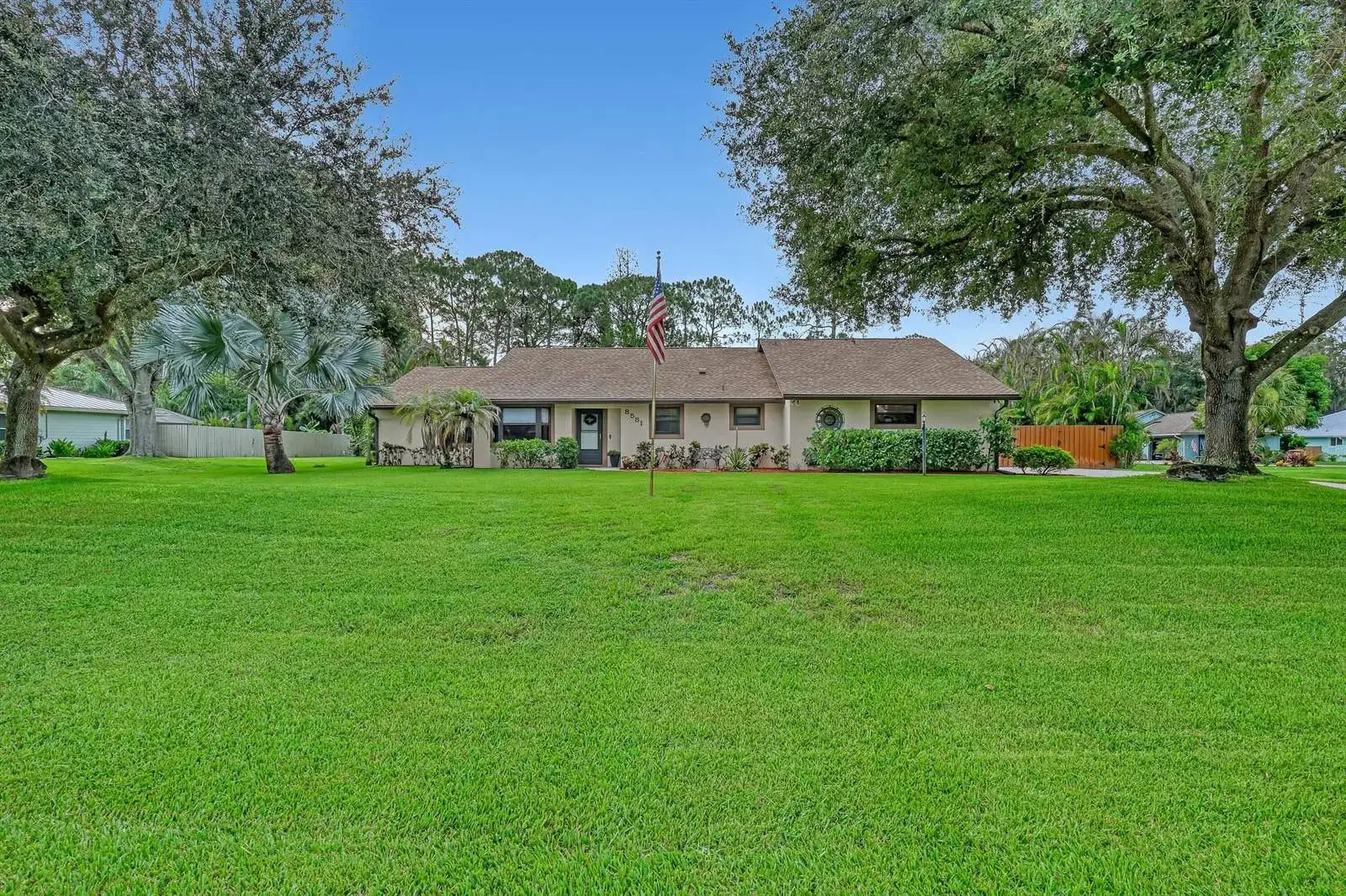 8581 SW 17TH Avenue, Stuart FL 34997 photo 2