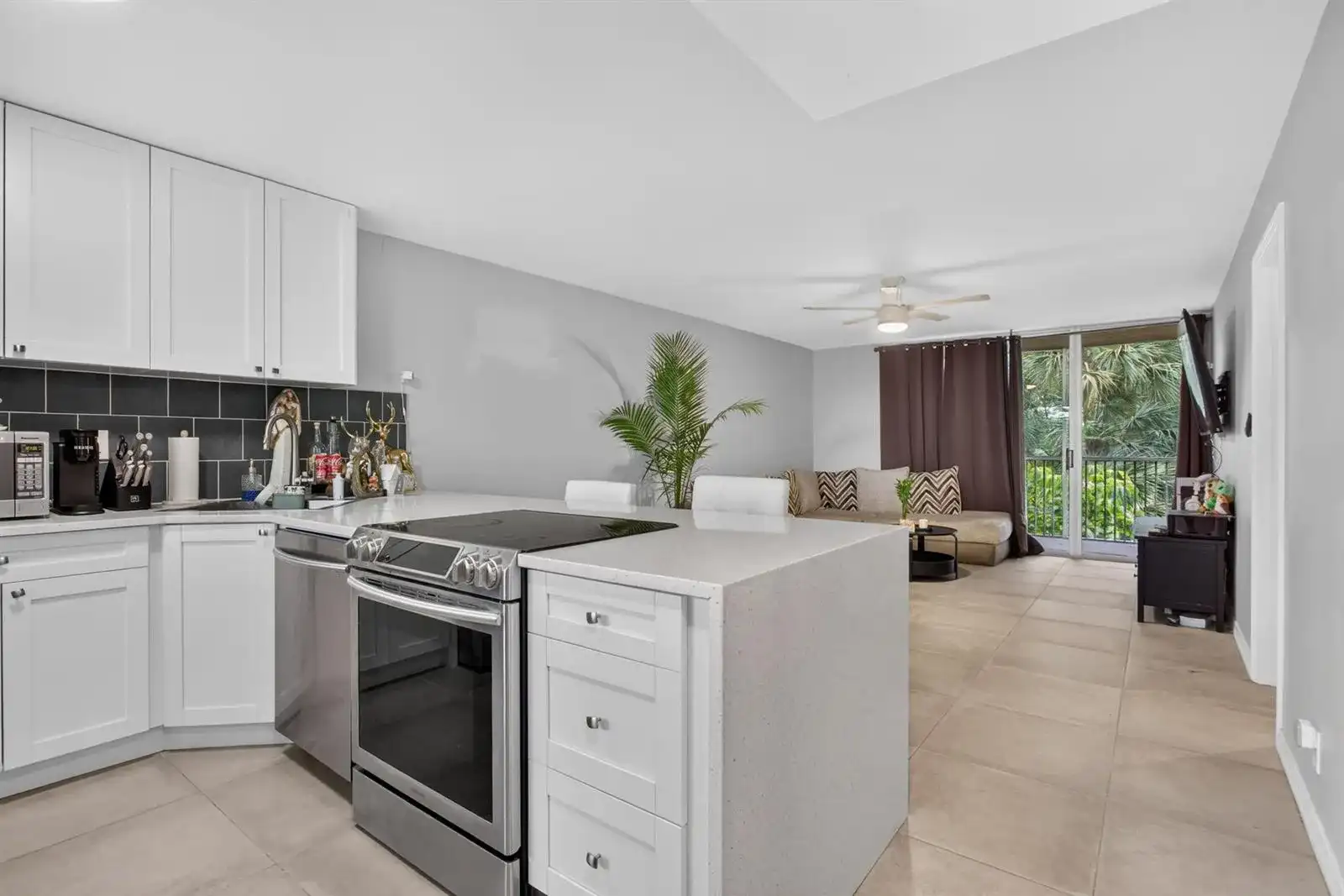 3301 NW 47th Terrace # 308, Lauderdale Lakes FL 33319