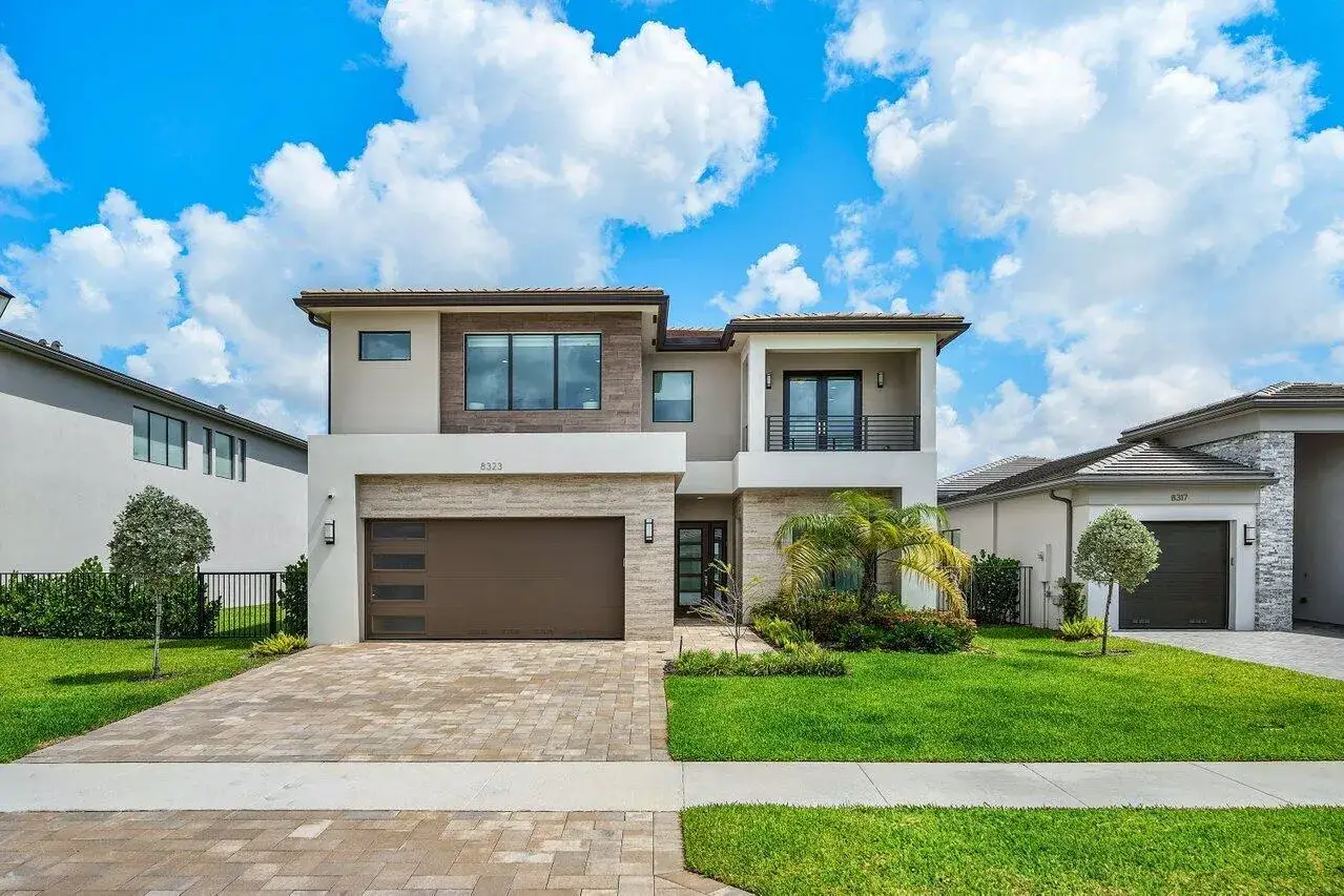 8323 Essex Country Clb Drive, Boca Raton FL 33434