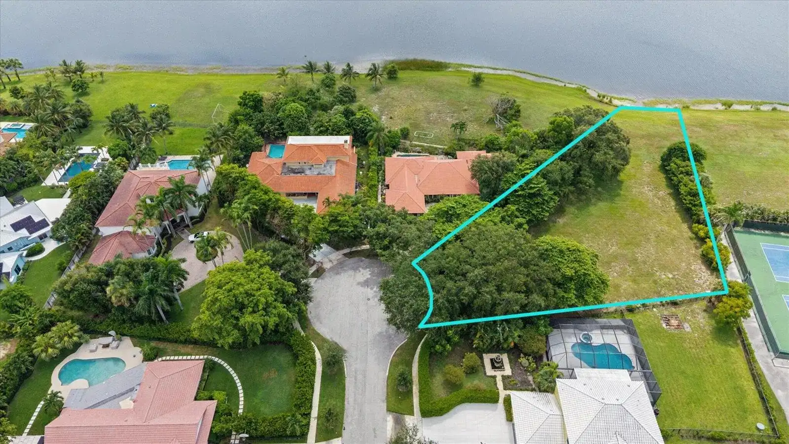 10 Sunningdale Circle, West Palm Beach FL 33401