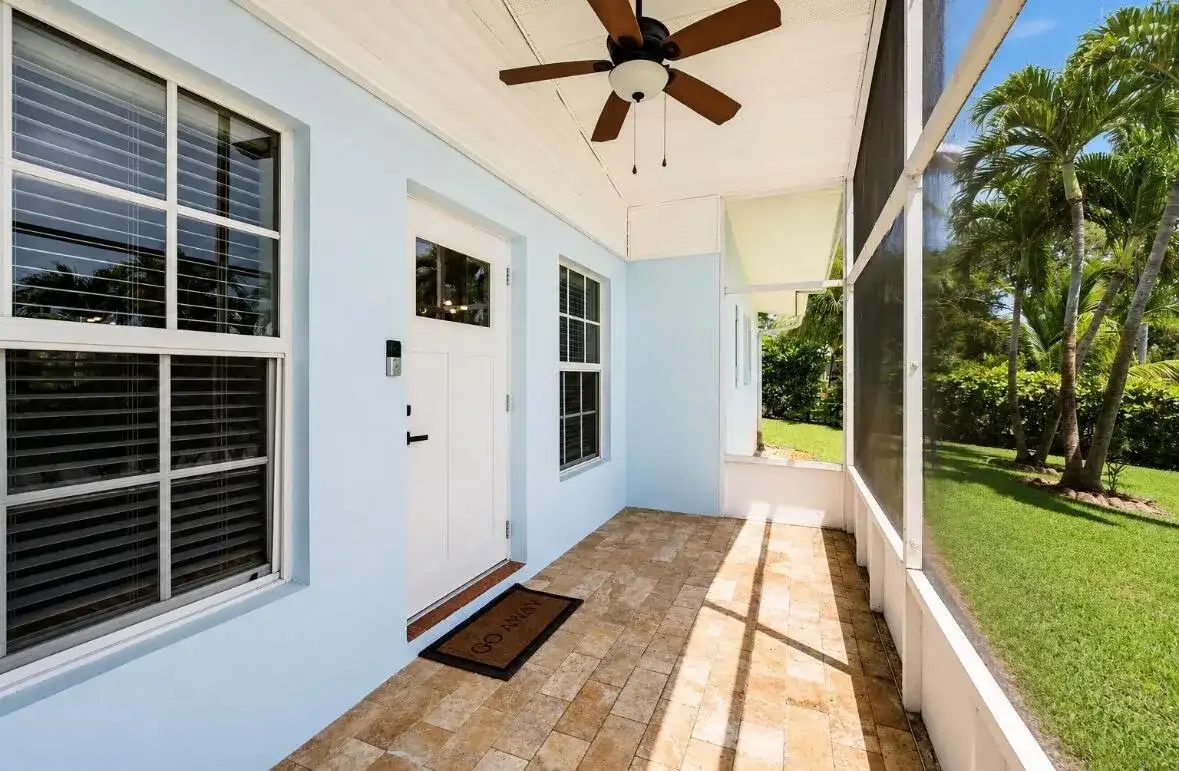 4245 NE SUNSET Drive, Jensen Beach FL 34957 photo 2