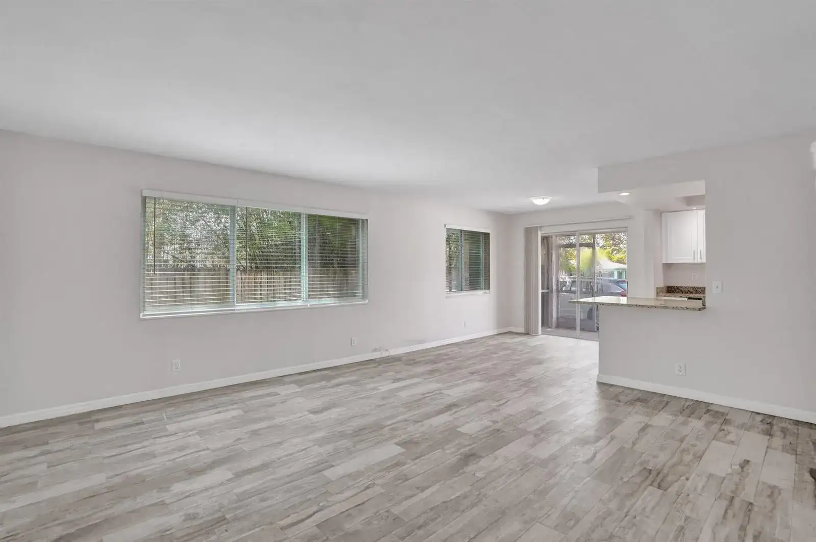 115 SW 1ST Avenue # 1, Boynton Beach FL 33435 photo 2