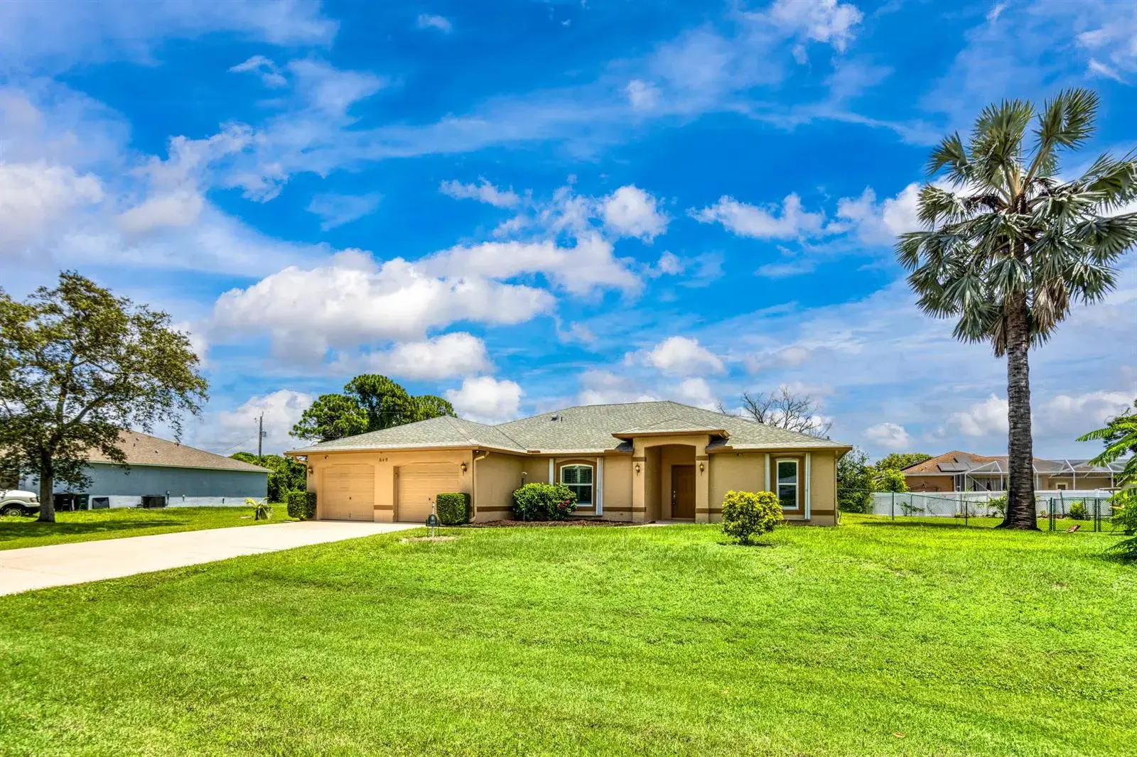 649 NE HORIZON Lane, Port St. Lucie FL 34983