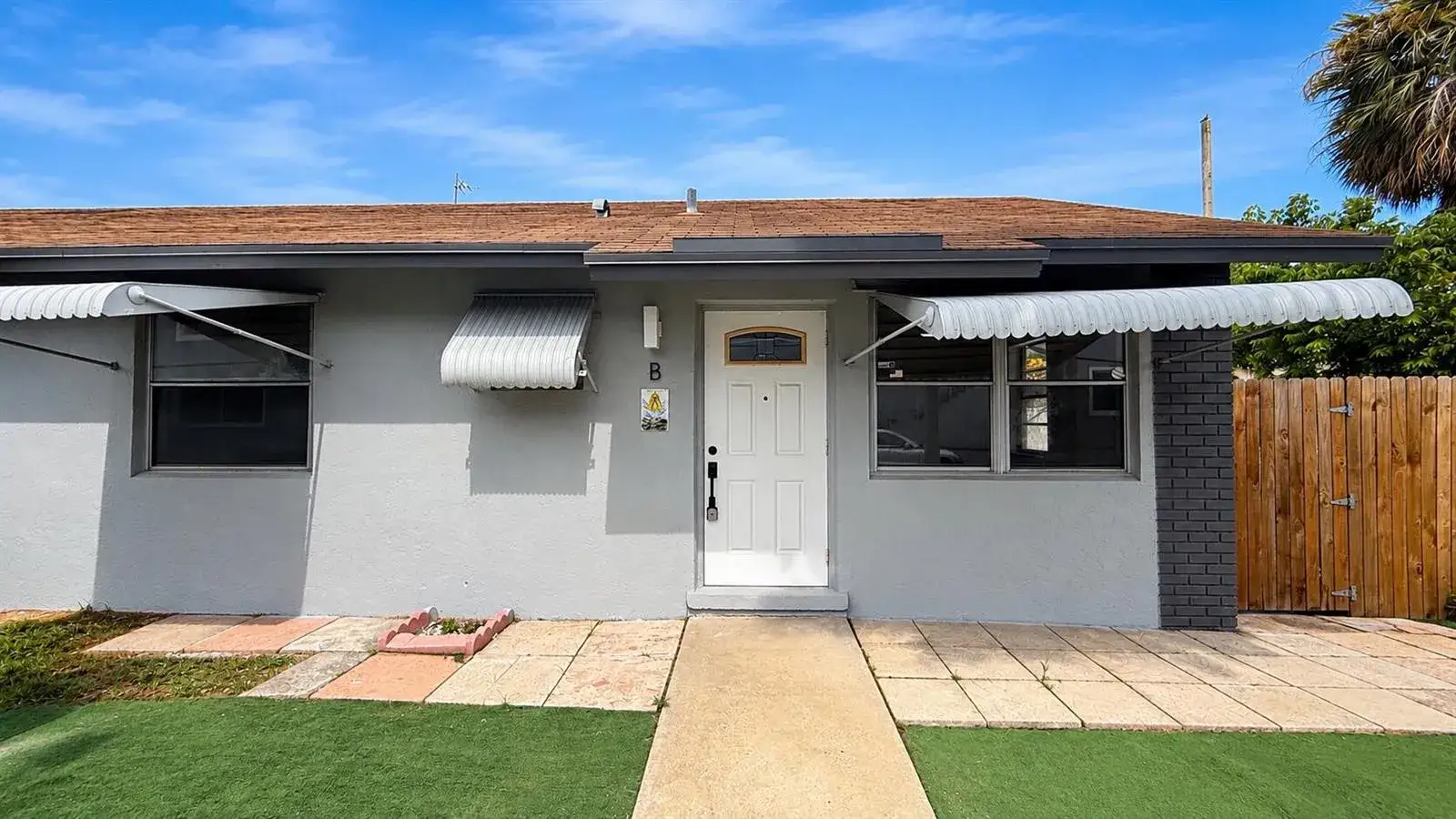 528 E Lakewood Road # B, West Palm Beach FL 33405