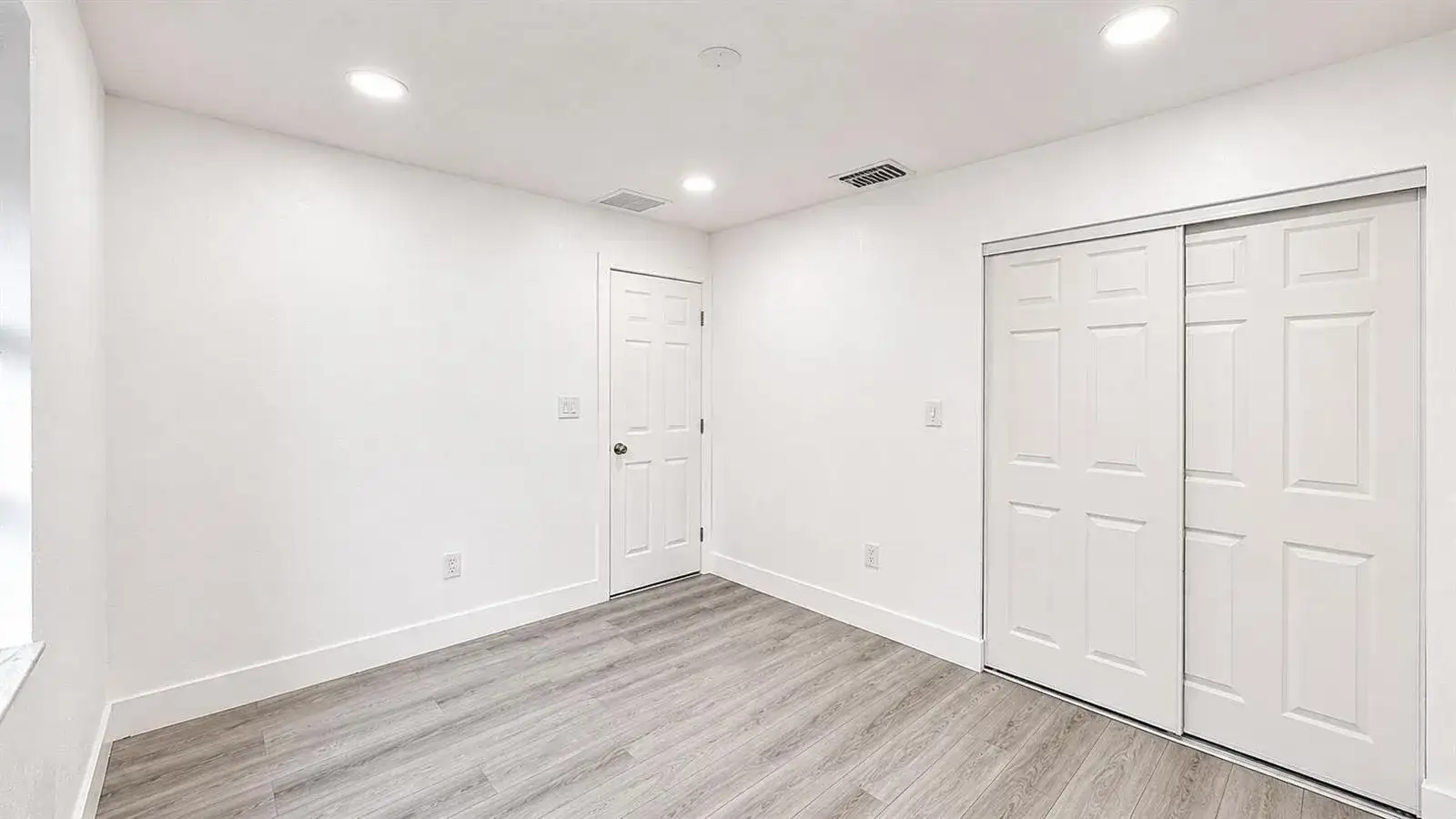 528 E Lakewood Road # B, West Palm Beach FL 33405 photo 3