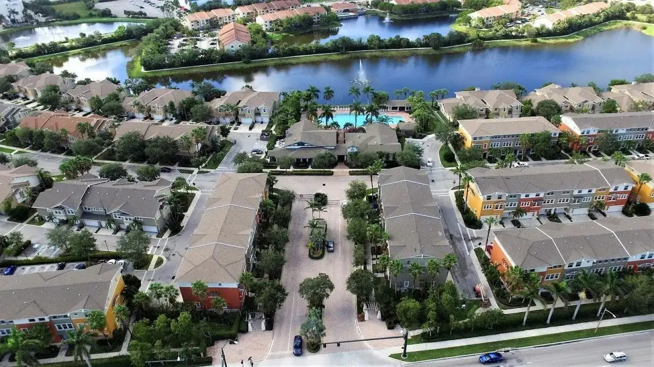 810 Marina Del Ray # 6, West Palm Beach FL 33401 photo 2