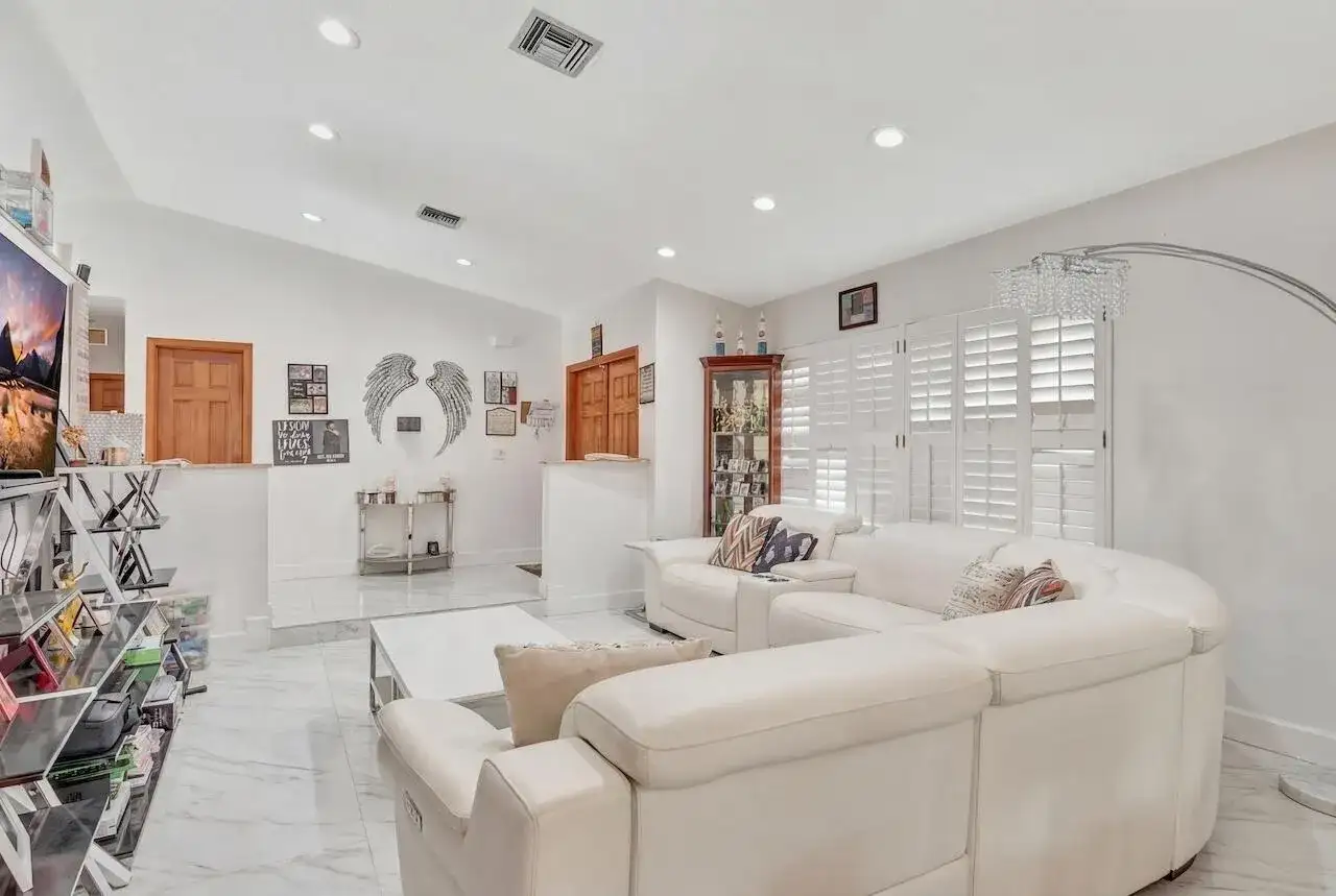 1280 NW 114th Avenue, Coral Springs FL 33071 photo 2