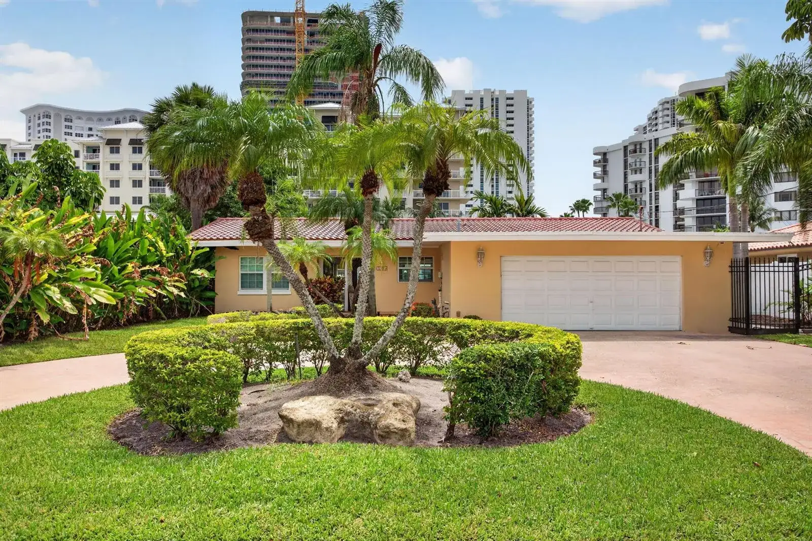 1390 E Terra Mar Drive, Pompano Beach FL 33062 photo 2