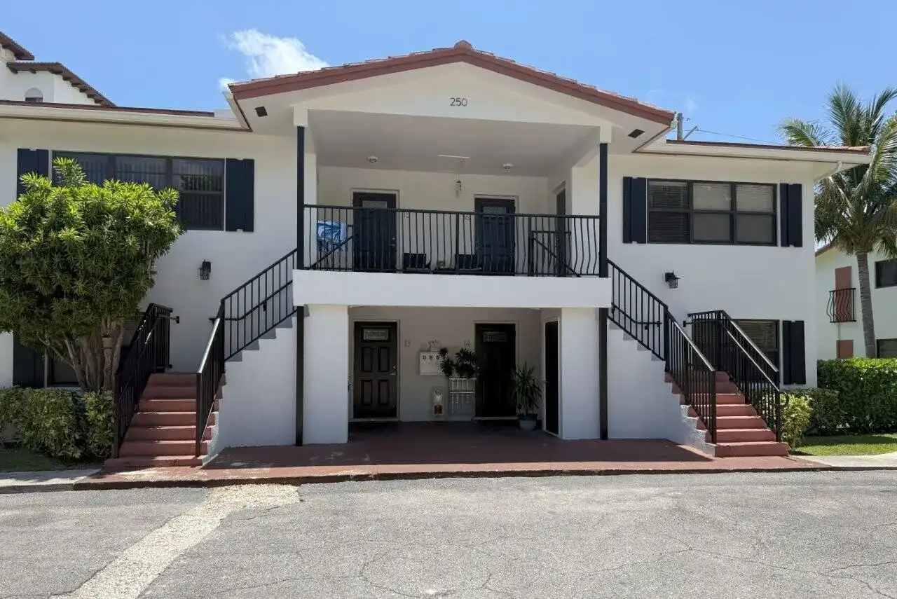 250 SW 7TH Street # 13, Boca Raton FL 33432