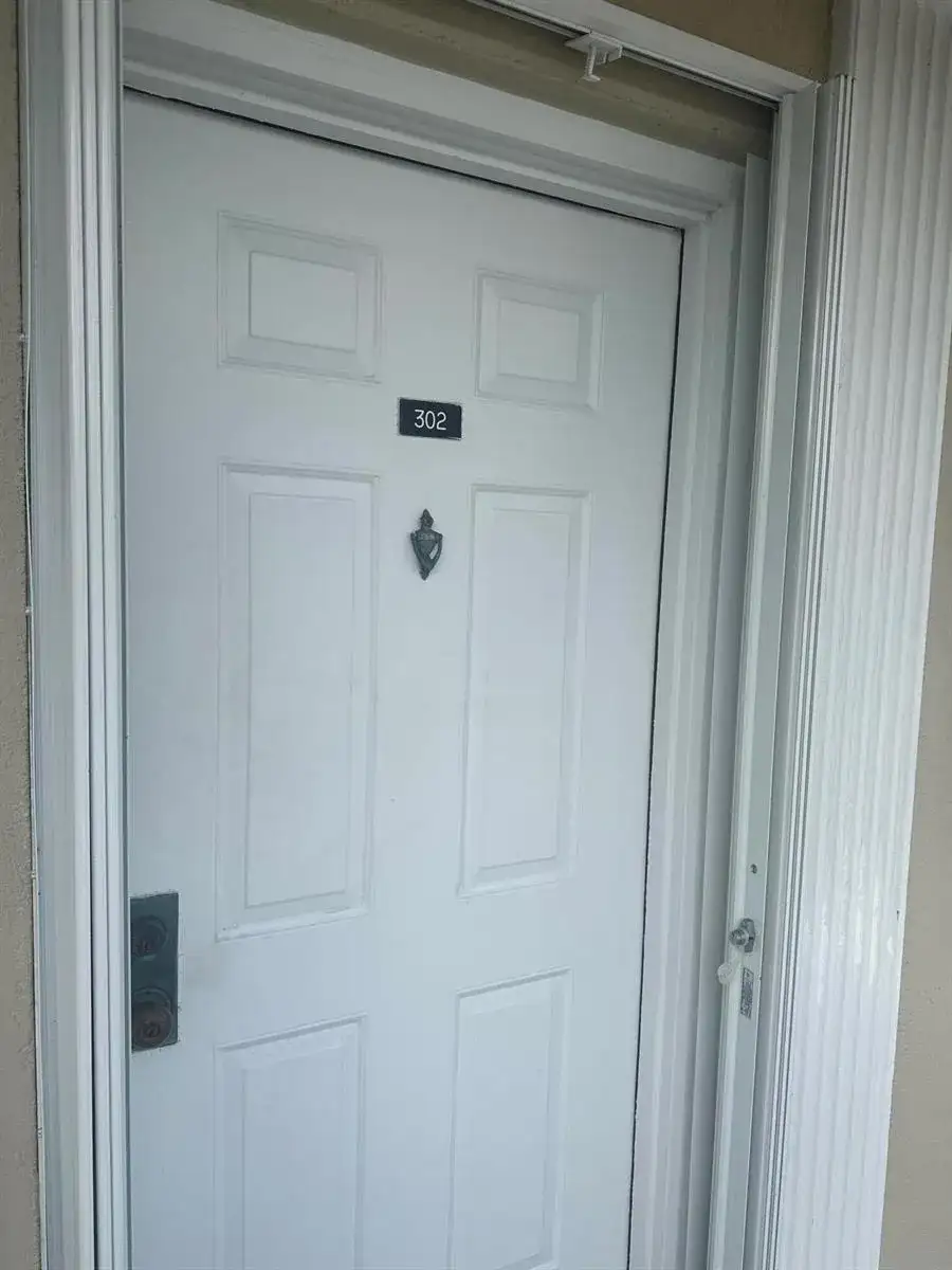 3507 VILLAGE Boulevard # 302, West Palm Beach FL 33409 photo 2