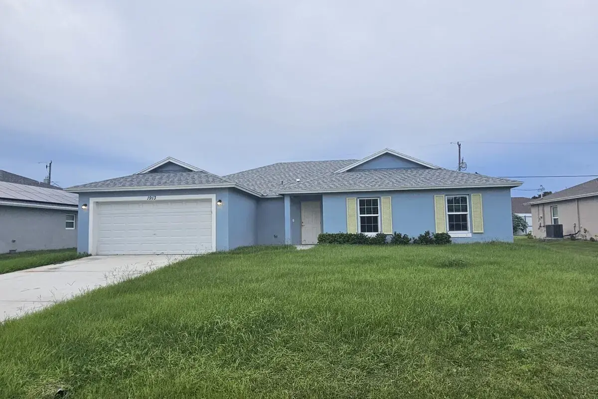 1913 SW Swift Avenue, Port St. Lucie FL 34953