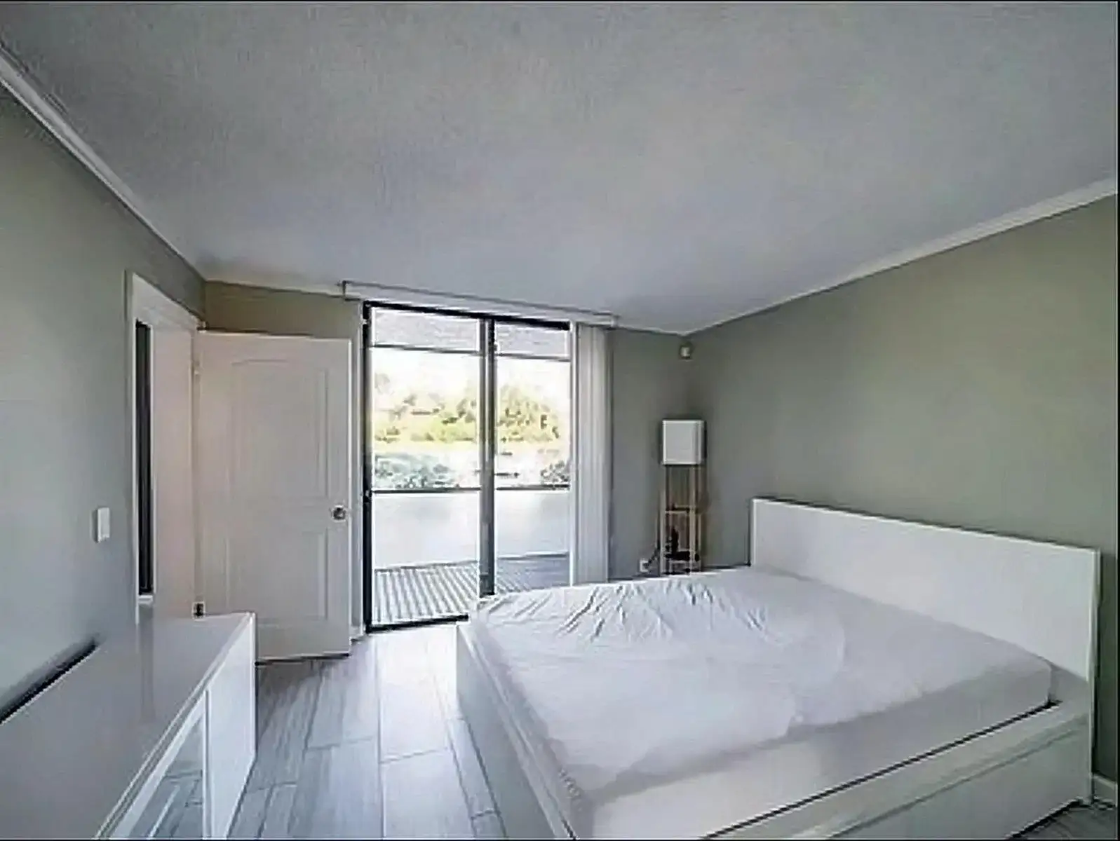 708 EXECUTIVE CENTER Drive # 12, West Palm Beach FL 33401 photo 4