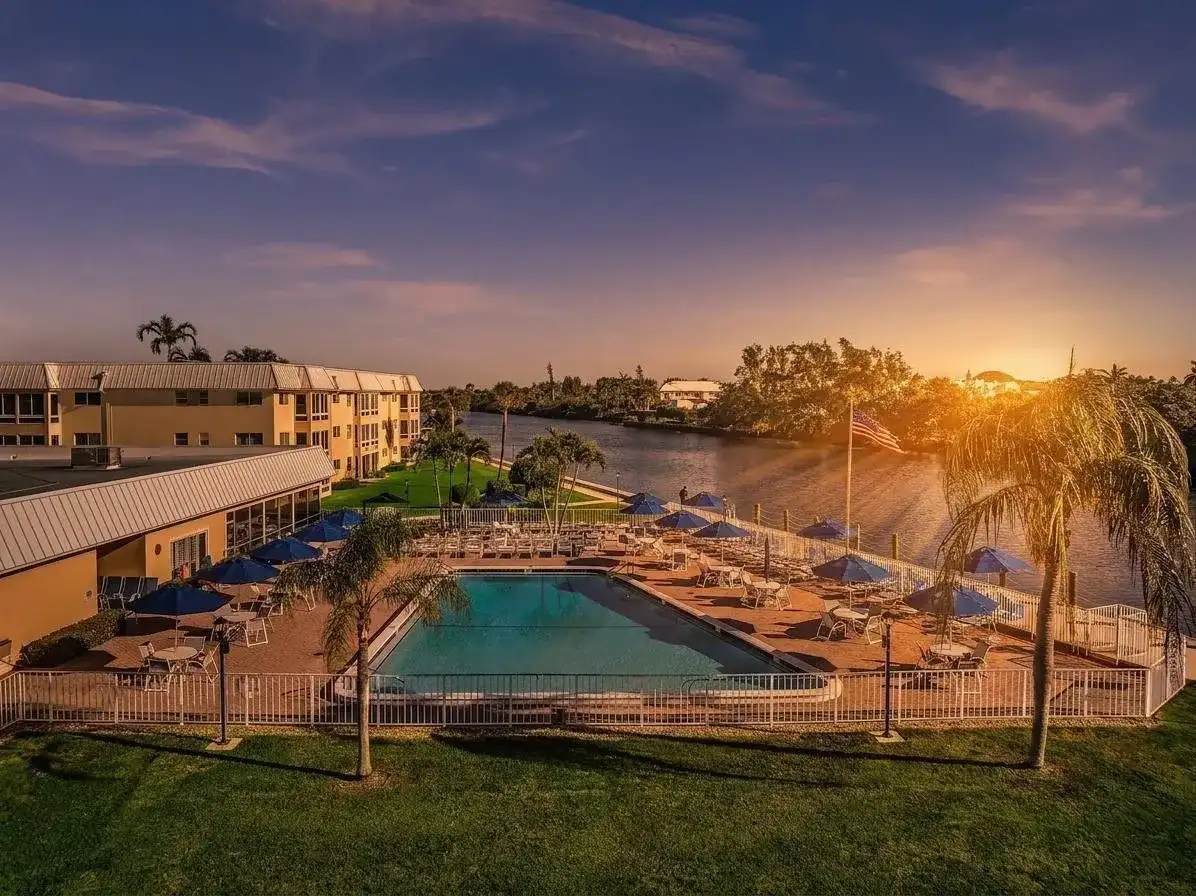14 Colonial Club Drive # 300, Boynton Beach FL 33435