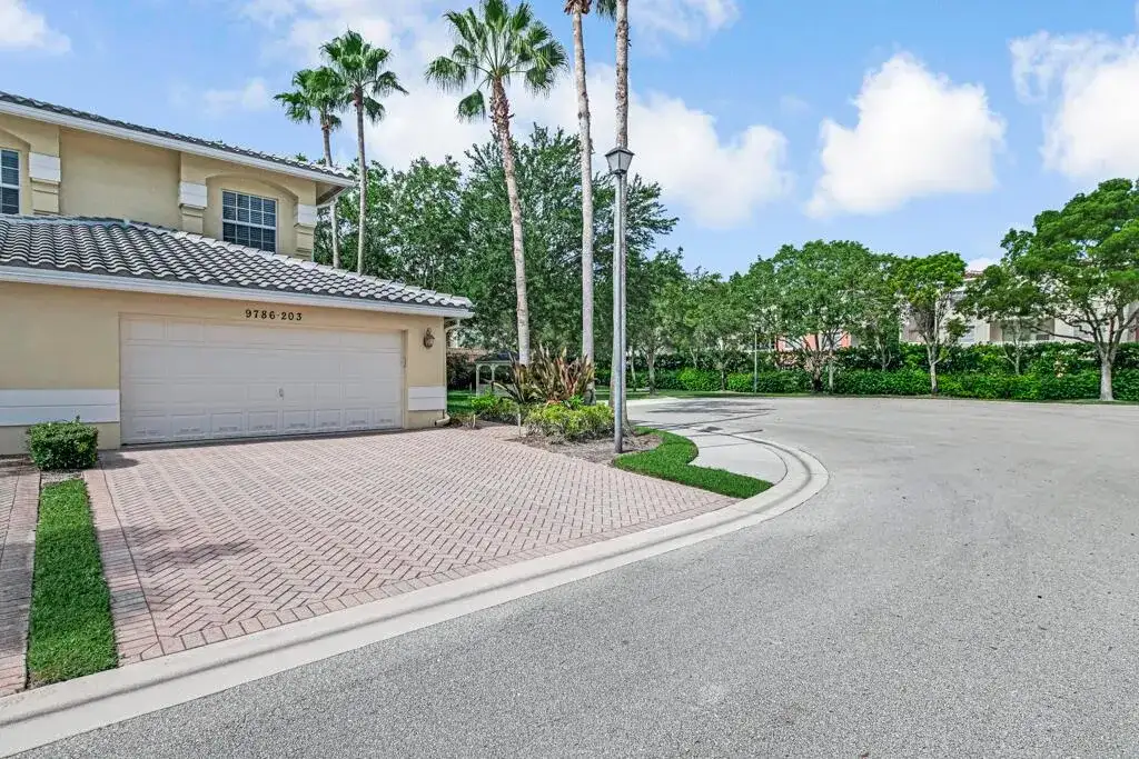 9786 Midship Way # 203, Royal Palm Beach FL 33411 photo 3