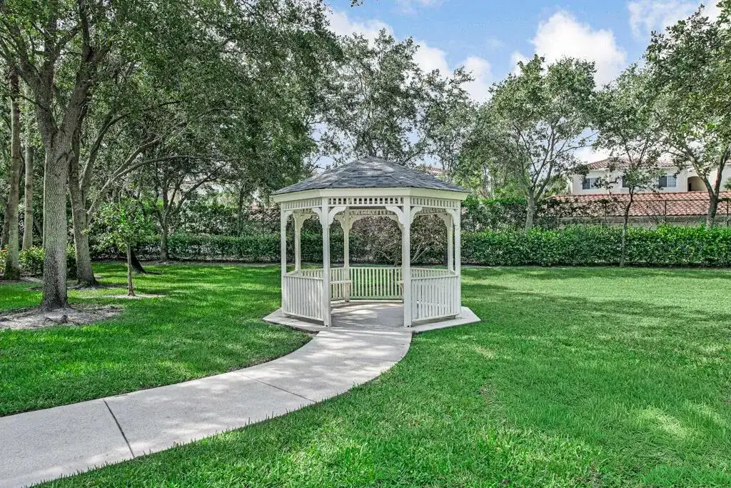 9786 Midship Way # 203, Royal Palm Beach FL 33411 photo 4
