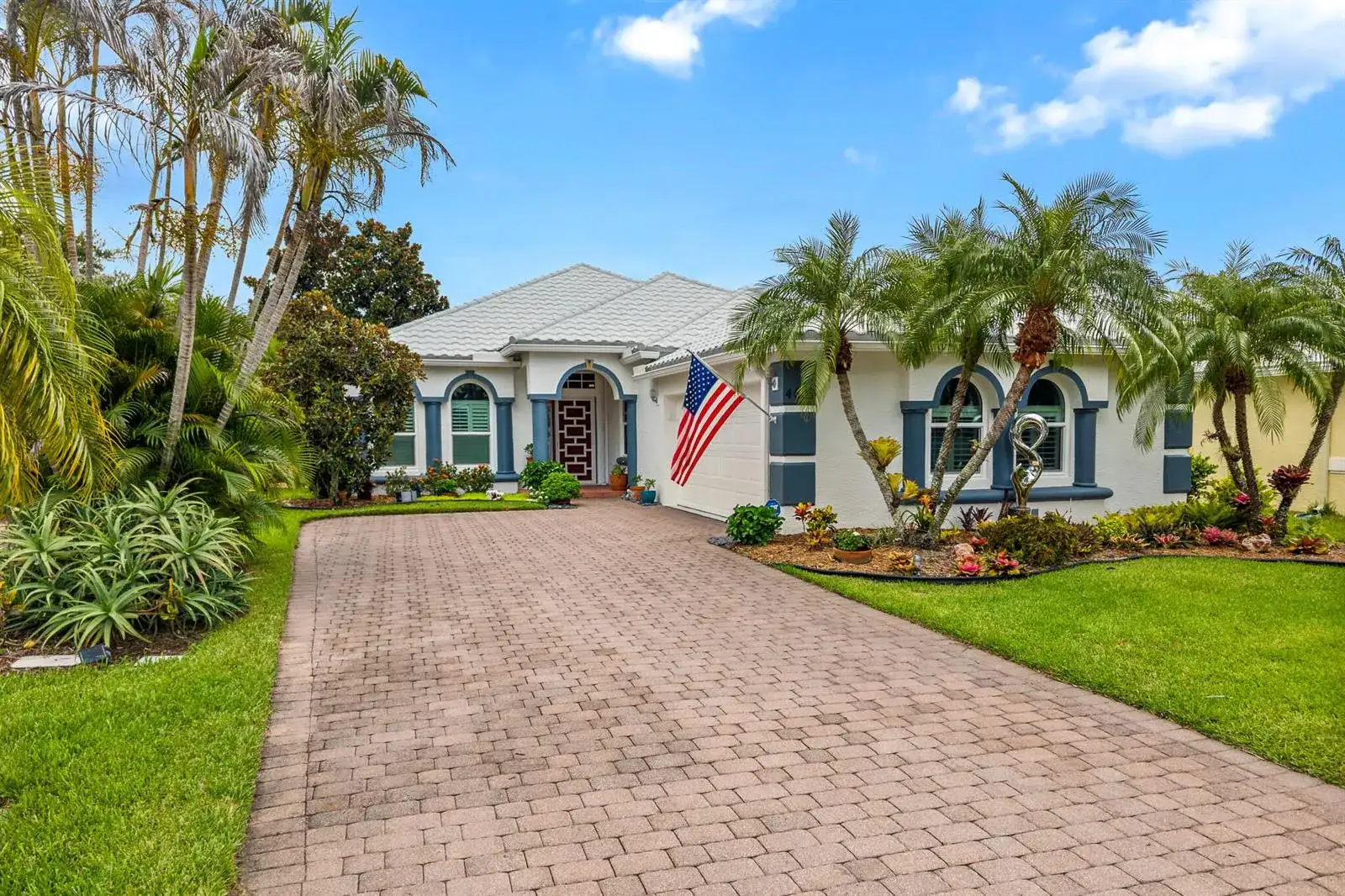 4603 NW RED MAPLE Drive, Jensen Beach FL 34957 photo 2