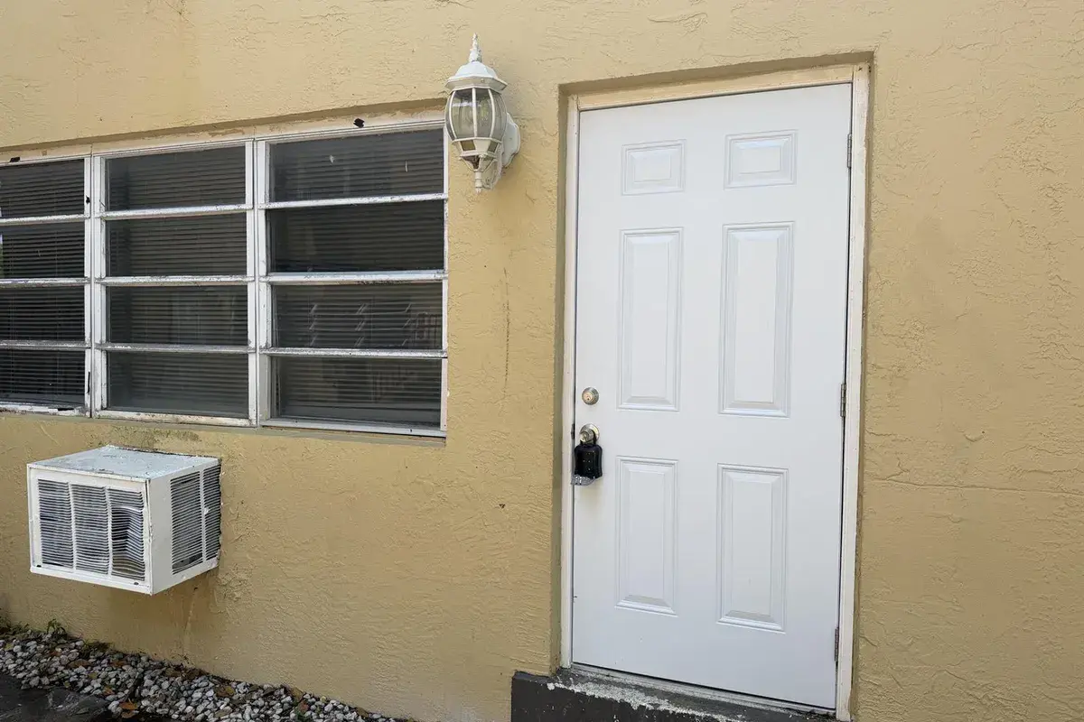 1004 NW 2nd Street # 1, Fort Lauderdale FL 33311