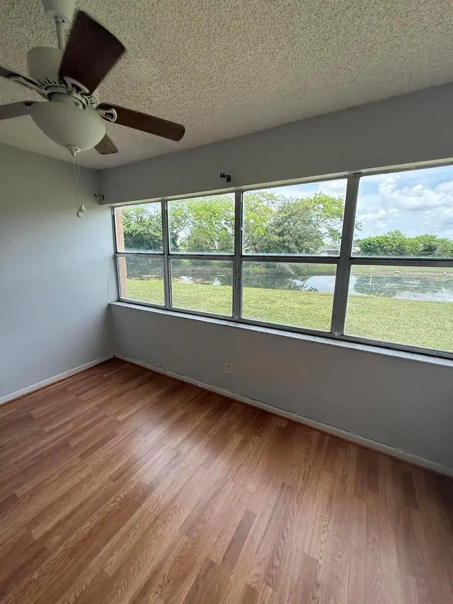 9881 SUNRISE LAKES Boulevard # 104, Sunrise FL 33322 photo 2