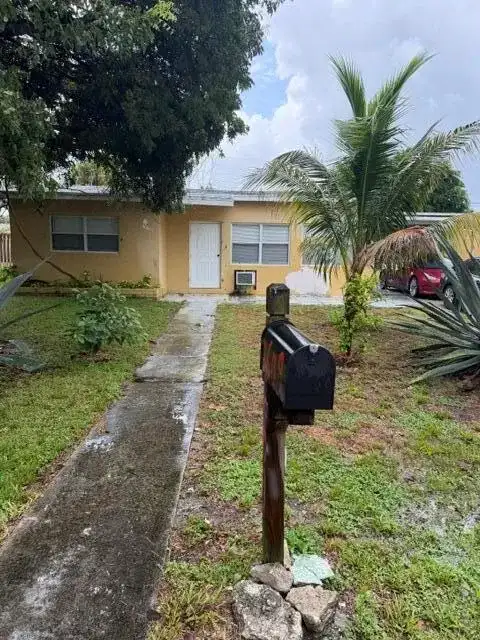 2609 NE 4TH Street, Boynton Beach FL 33435