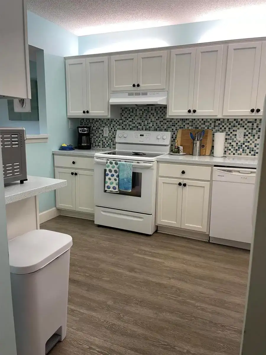 1210 SE PARKVIEW Place # E3, Stuart FL 34994 photo 2