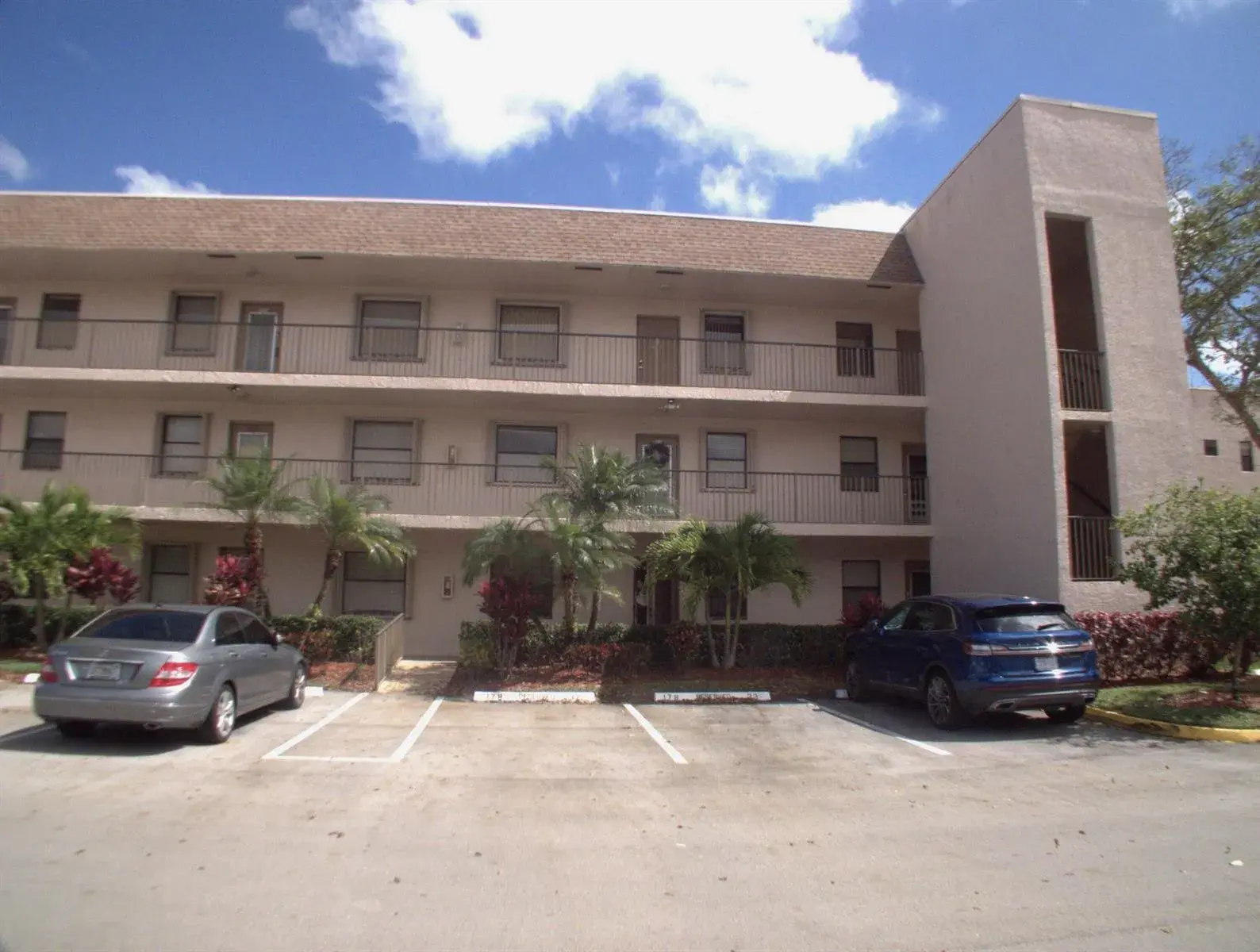 10332 SUNRISE LAKES Boulevard # 111, Sunrise FL 33322