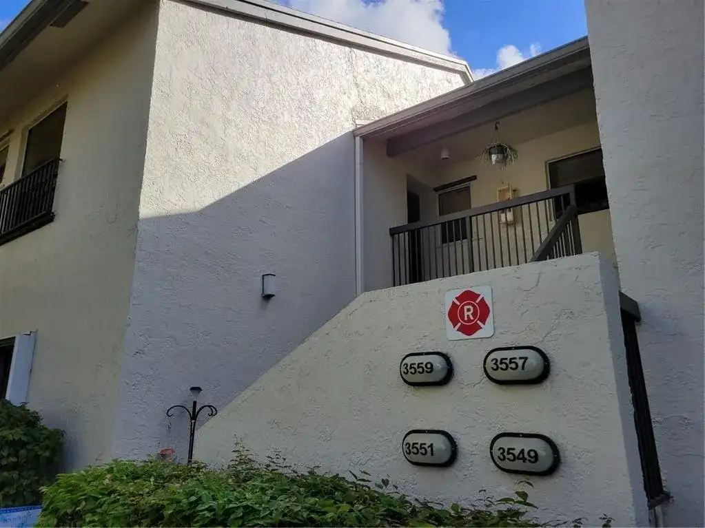 3559 COCOPLUM Circle, Coconut Creek FL 33063 photo 4