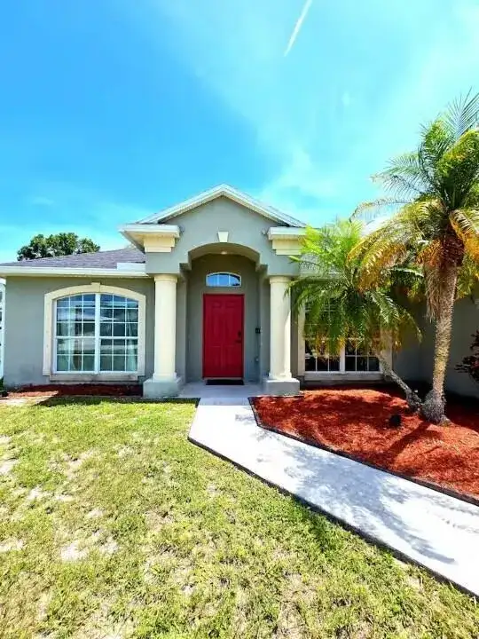 302 NE Greenbrier Avenue, Port St. Lucie FL 34983 photo 2