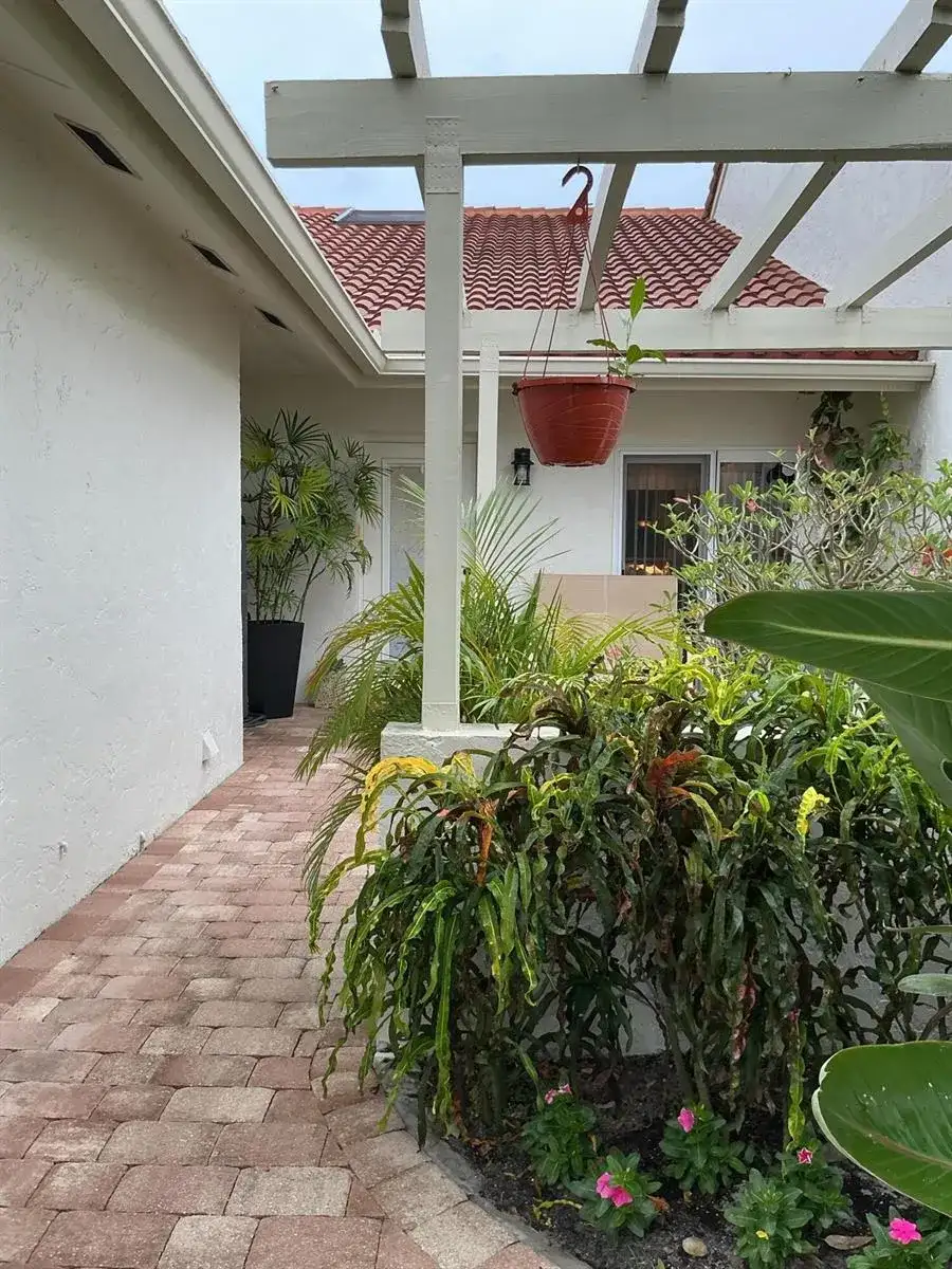 6912 BARBAROSSA Street, Boca Raton FL 33433 photo 3