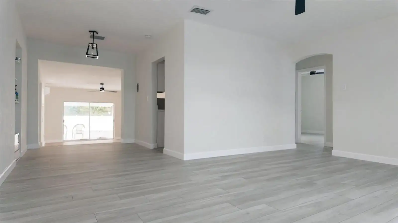 1945 NE 4TH Street, Deerfield Beach FL 33441 photo 2
