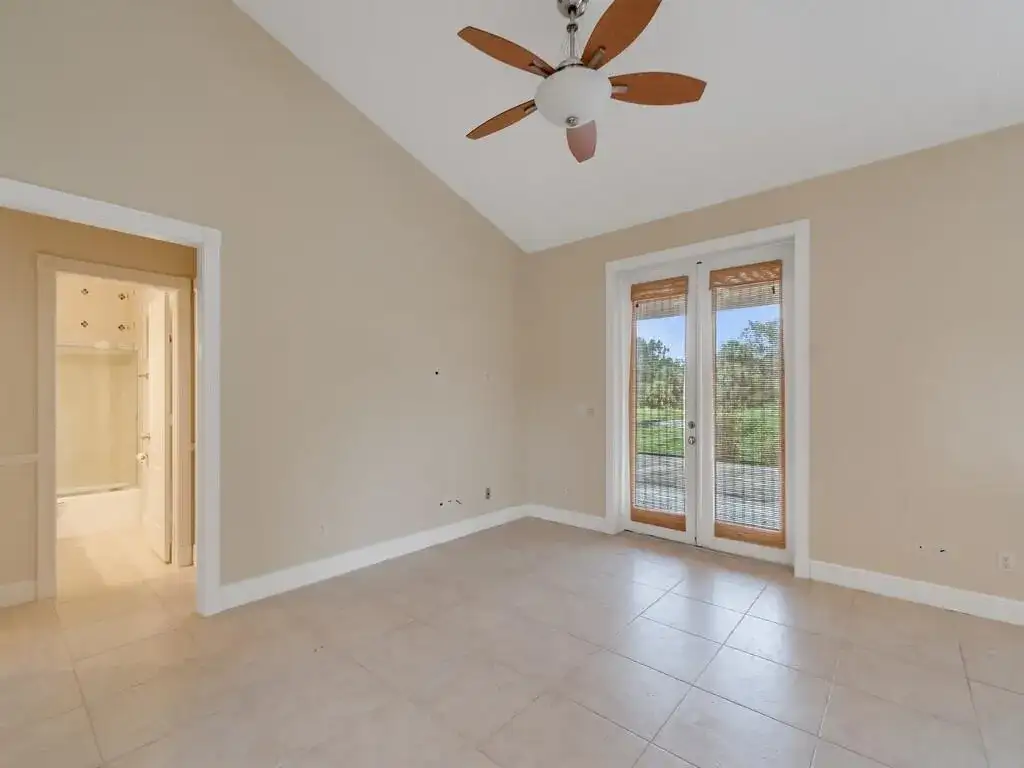 8978 100TH Court, Vero Beach FL 32967 photo 4