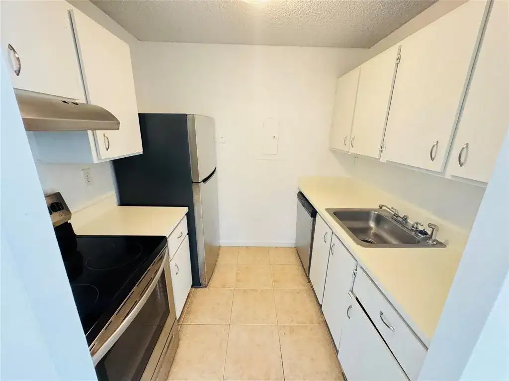 1068 N BENOIST FARMS Road # 302, West Palm Beach FL 33411 photo 5
