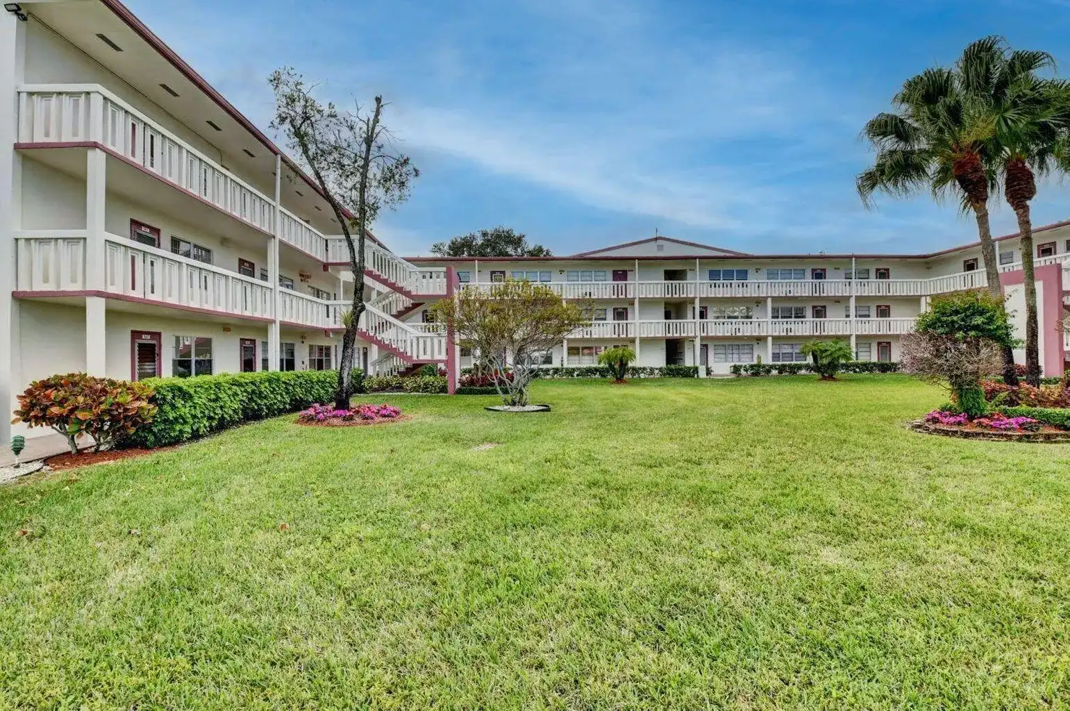 571 Fanshaw N, Boca Raton FL 33434