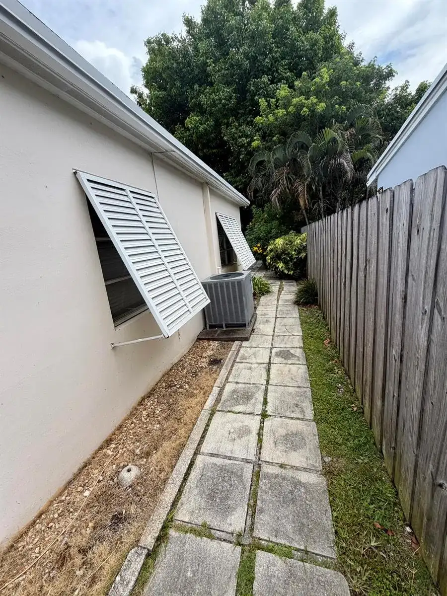 1228 NE 13TH Avenue, Fort Lauderdale FL 33304 photo 4