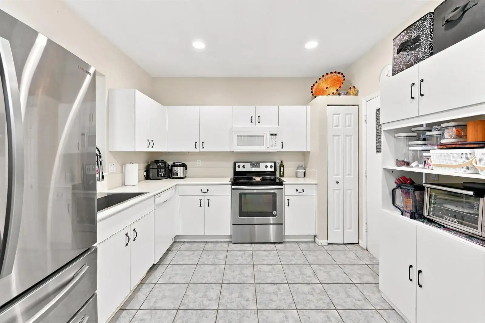 5477 NW 90th Terrace, Sunrise FL 33351 photo 4