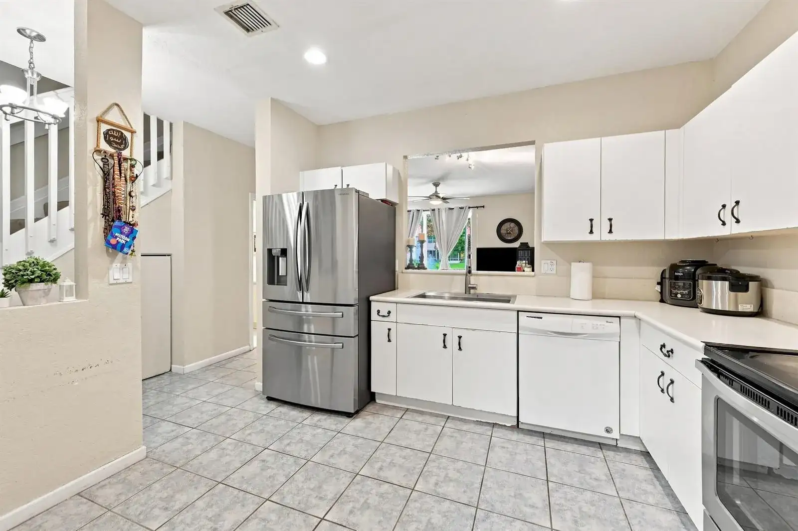 5477 NW 90th Terrace, Sunrise FL 33351 photo 5
