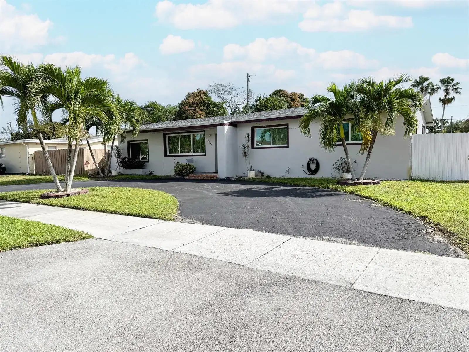 19731 NW 4TH Avenue, Miami Gardens FL 33169
